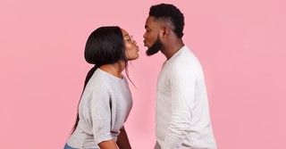 couple kissing