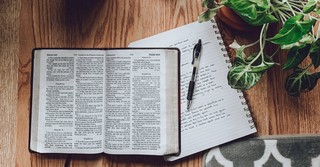 Bible open to Psalm