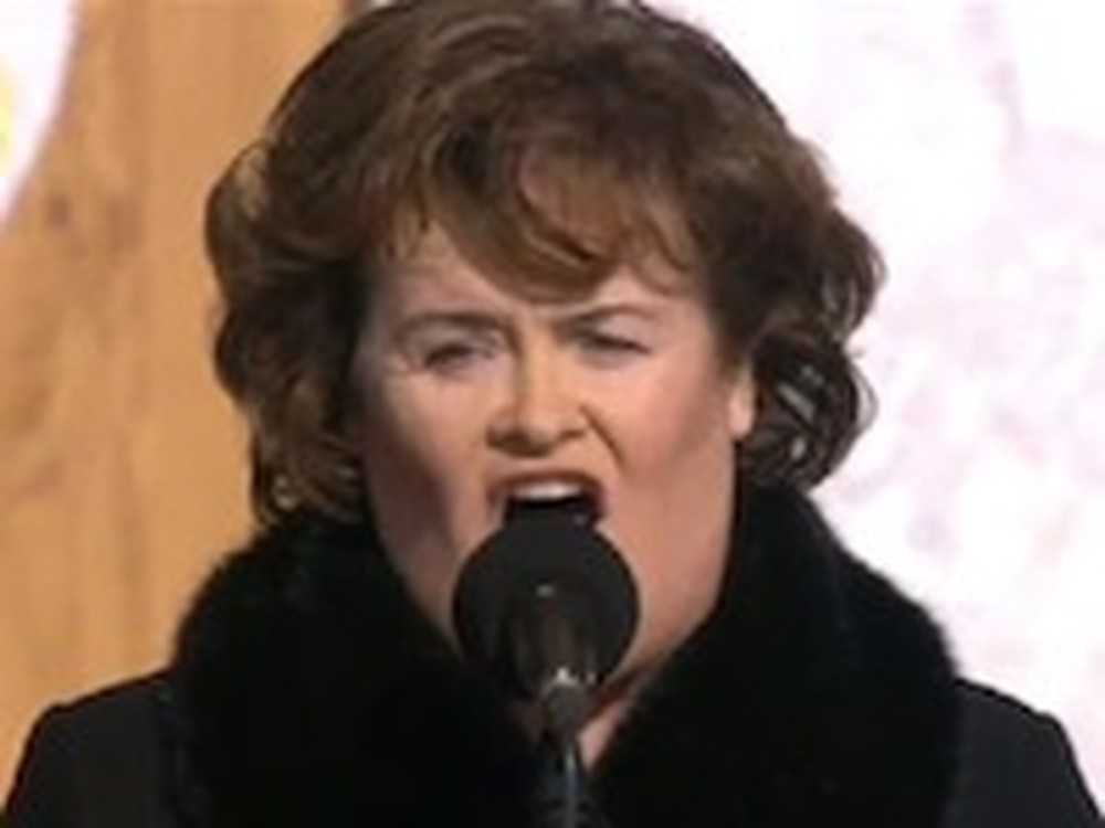 Susan Boyle Sings How Great Thou Art for the Pope