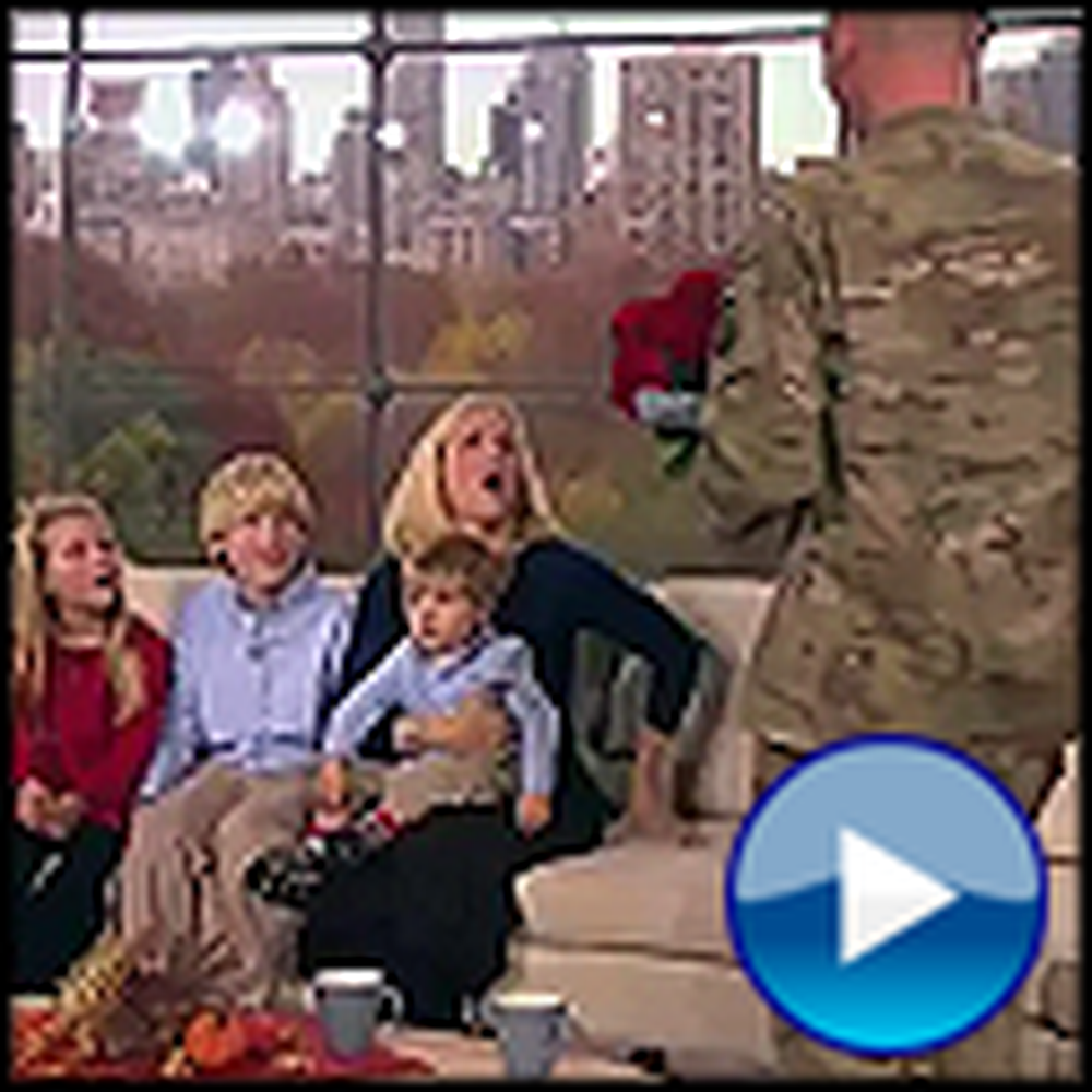 Anderson Cooper Reunites a Soldier with his Family for Thanksgiving