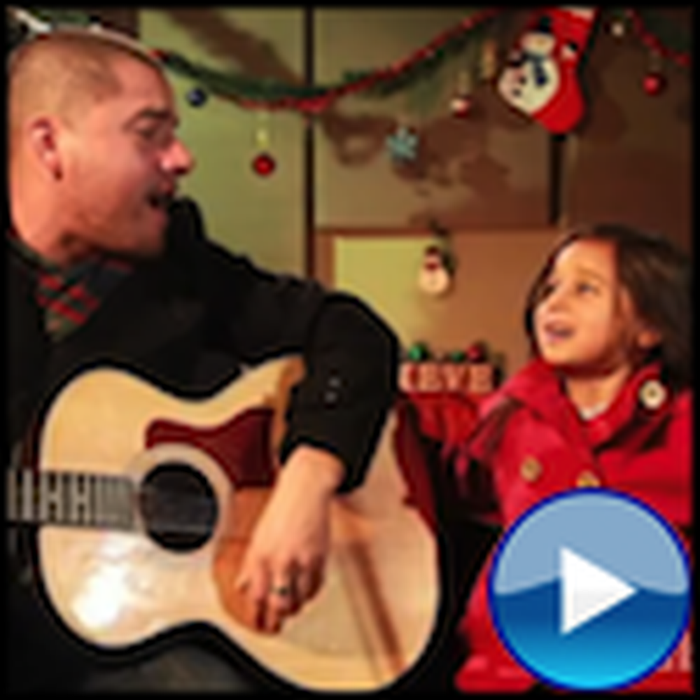 Daddy and Daughter Sing Feliz Navidad - This is So Cute