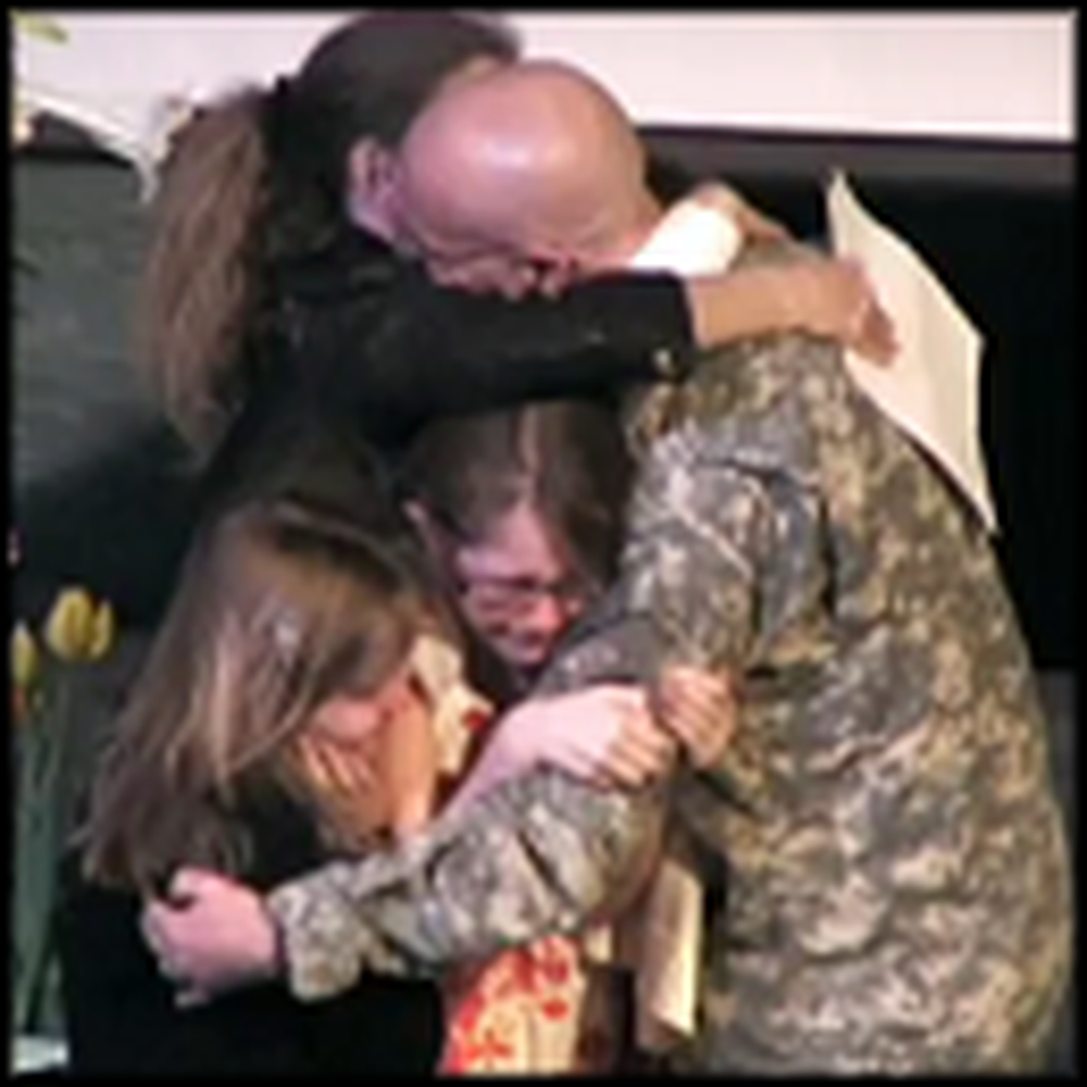 Soldier Surprises his Entire Family in Church on Easter