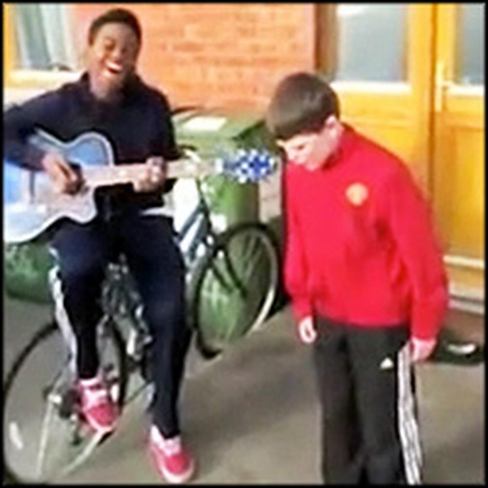 2 Irish Boys Stunned Passersby With Their Singing