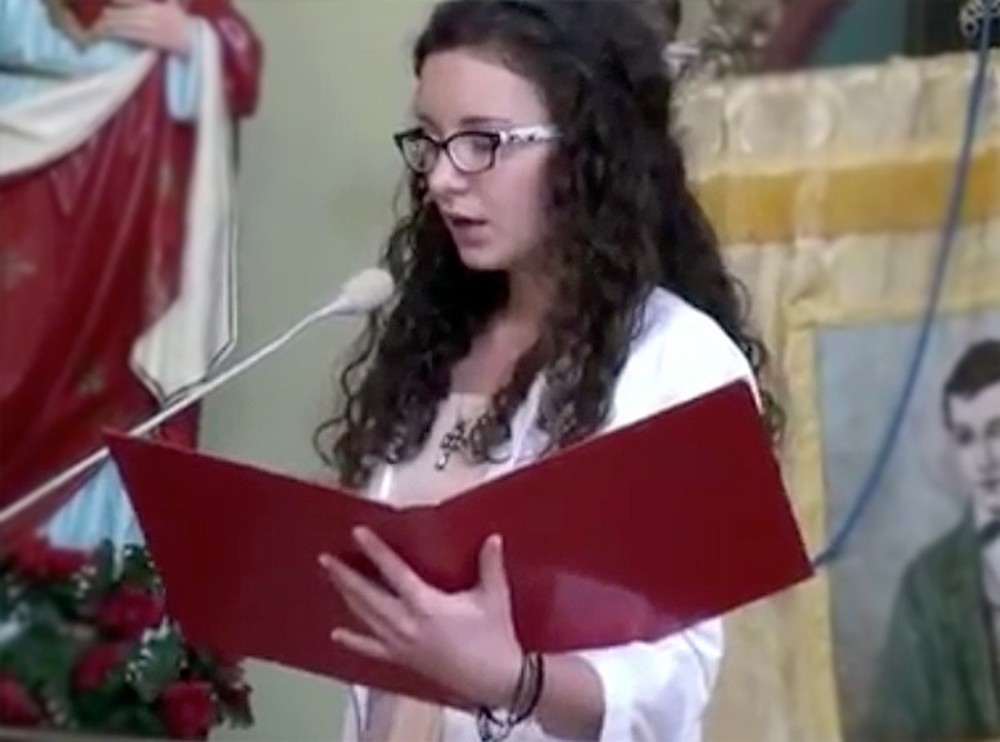 Schoolgirl WOWS Church Congregation With Her Incredible Voice