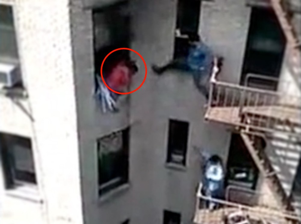 Good Samaritans Risks Everything to Save This Man From a Fire