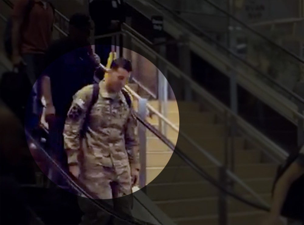 A Soldier Got Off his Plane... and Was Given the Most Touching Surprise.