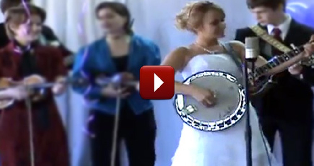 Talented Bride Celebrates her Wedding Day with an Epic Banjo Performance