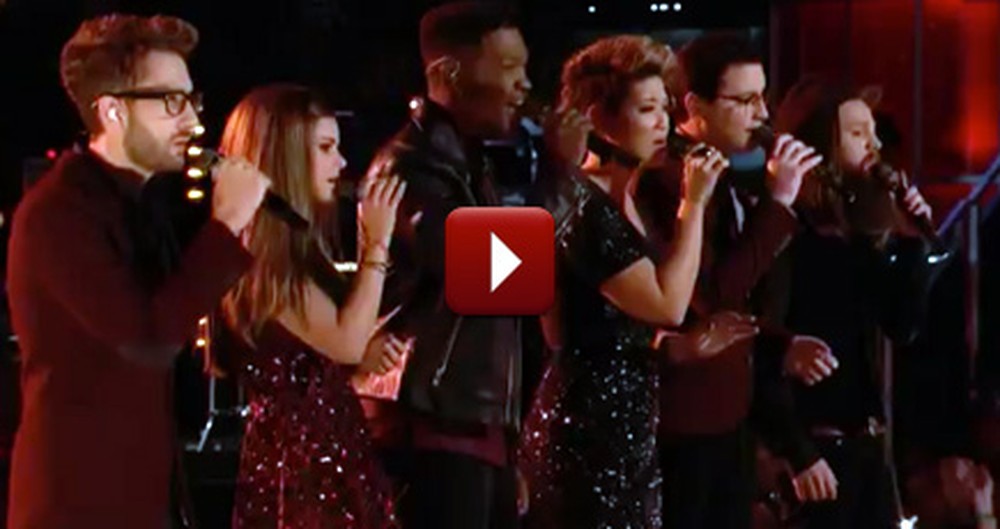 Six Contestants Join Together For This Amazing Christmas Mash-Up