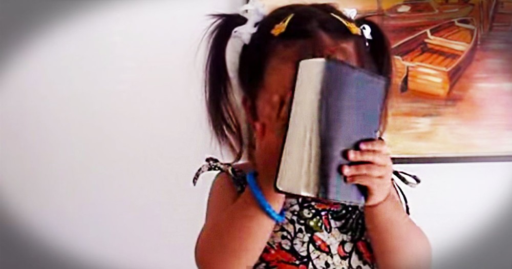 It's Impossible Not To Love 'Amazing Grace'. Especially When This Adorable 2-Year-Old Sings It!