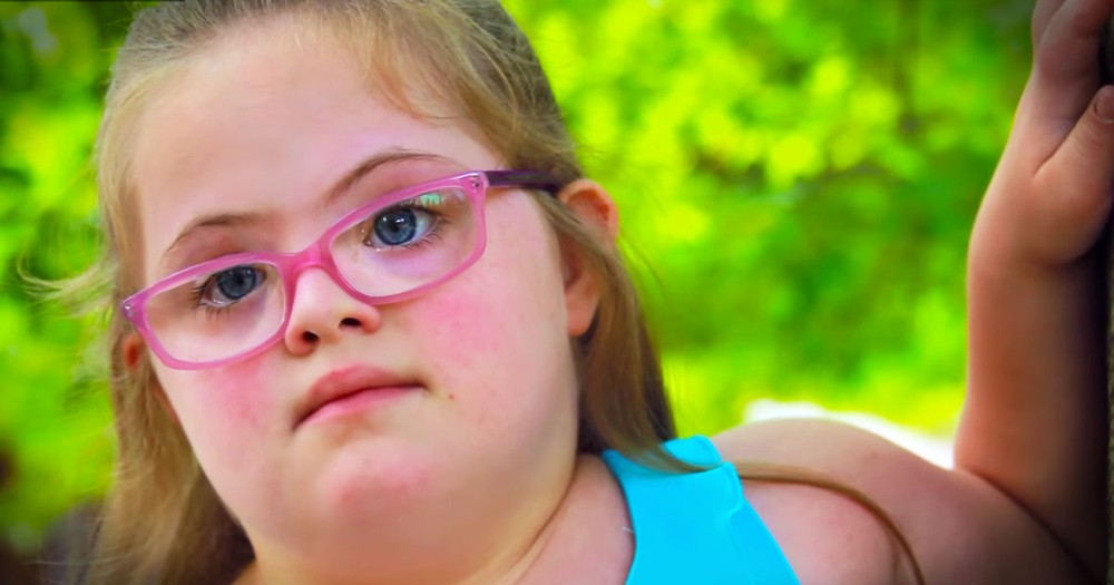 This Girl Was Bullied, But Her Brother Knows She's Beautiful. And HOW He Tells Her Is Touching!
