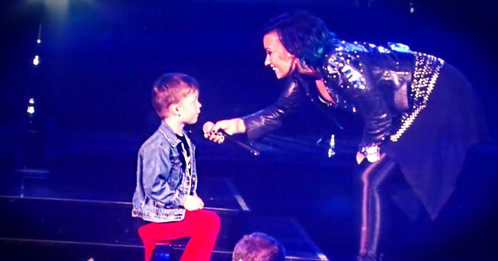 This Super Star Stopped Her Whole Concert For This 5-year-old. And You're Gonna Love WHY!