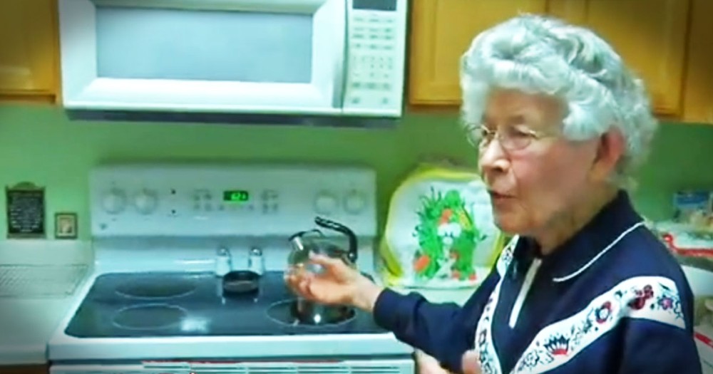 Officers Go Beyond Call Of Duty To Help Robbed Granny