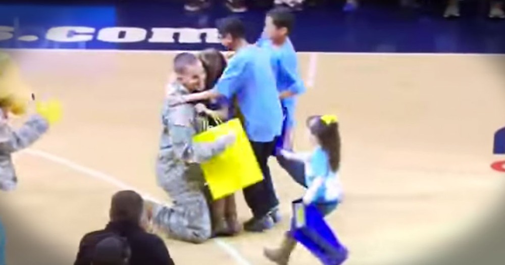 Soldier Dad Has AMAZING Surprise For His Kids!