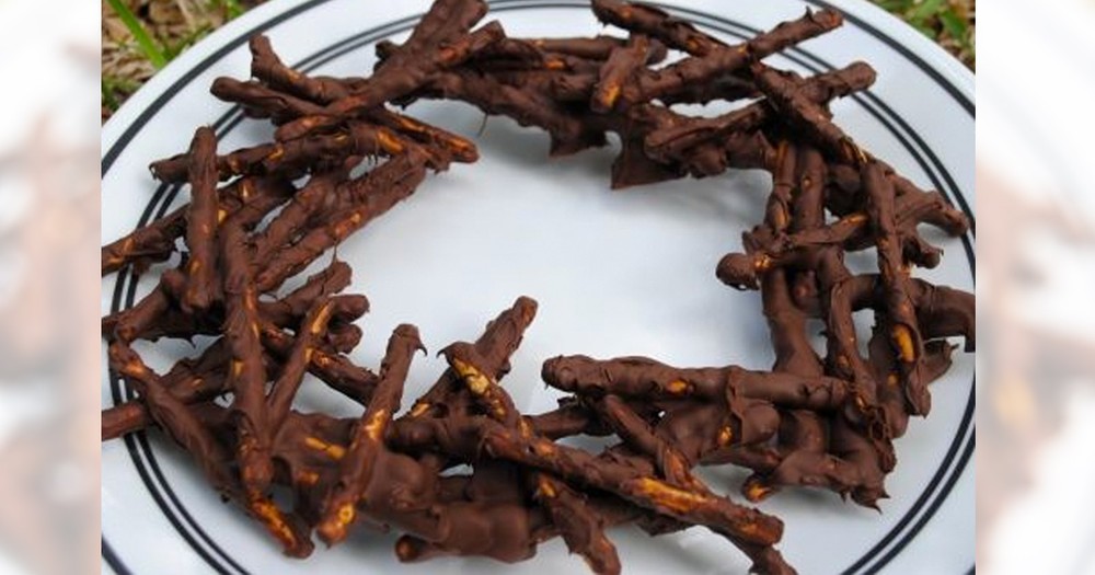 Easy Easter Recipe Turns Pretzels Into A Crown Of Thorns!