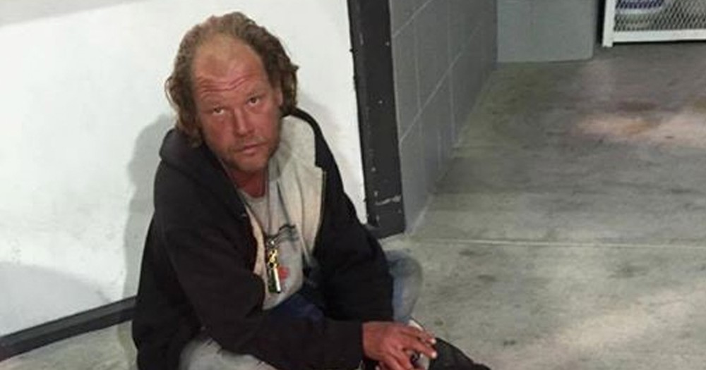 Homeless Man Reveals Amazing Secret In Front Of A 7-11!