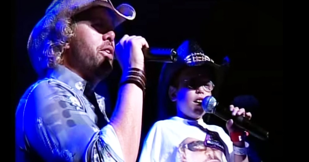 Country Star Toby Keith Sings Military Tribute With Young Boy Fighting Cancer