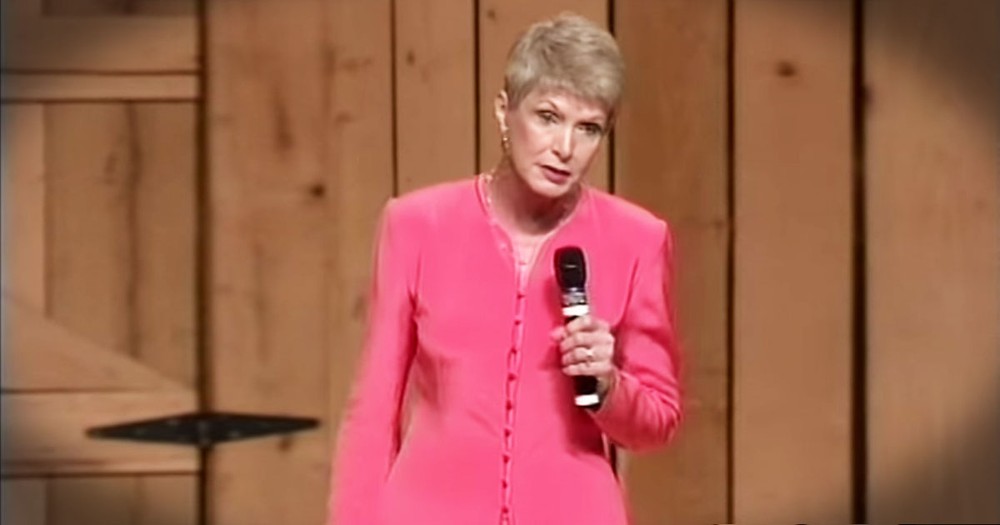 Jeanne Robertson's Story About Her Daddy On An Elevator Had Me ROTFL!