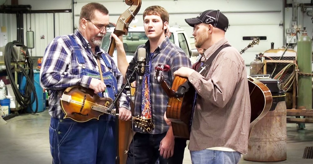 These Bluegrass Harmonies Are The Perfect Way To Praise Our Lord!
