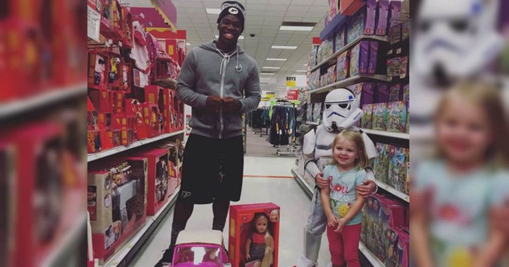 This Teenâ€™s Random Act Of Kindness At Target For A Toddler Was TOO Sweet!