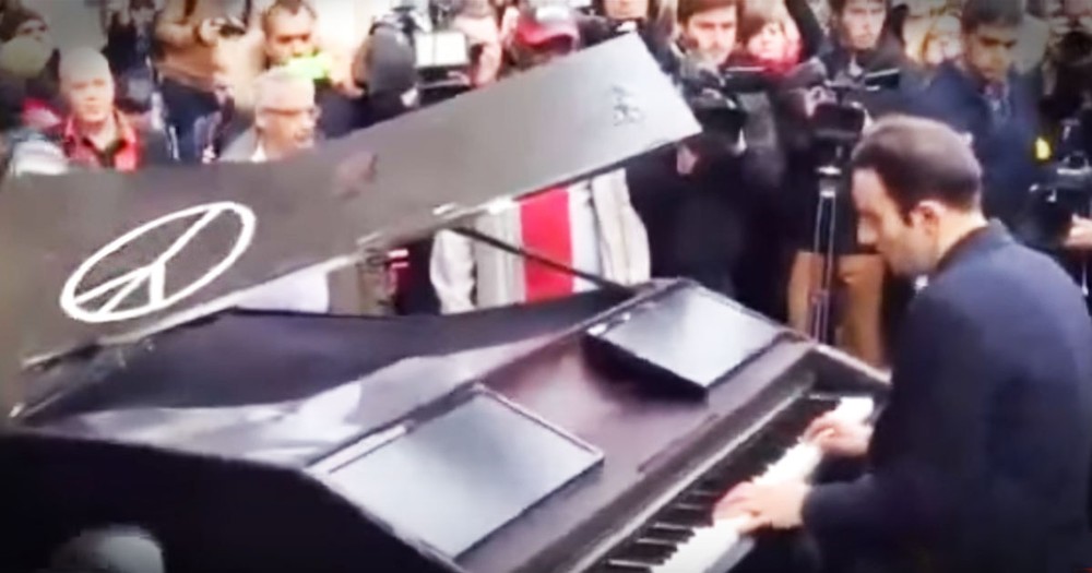 Pianist Drives 400 Miles To Play 'Imagine' For Paris Victims