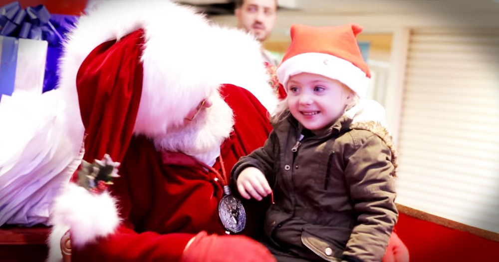Santa Signing For A Little Girl Who Can't Speak Will Warm Your Heart