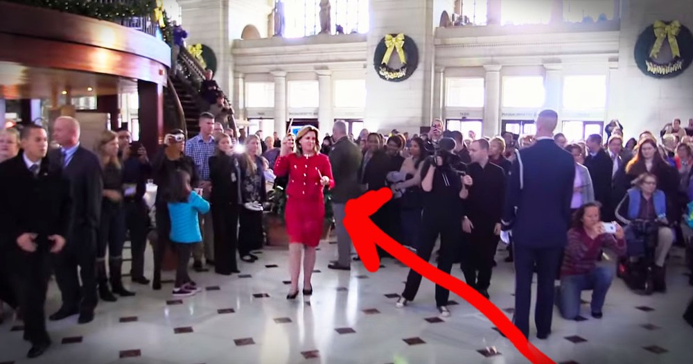 Christmas Flashback Flash Mob Will Bring A Smile To Your Face