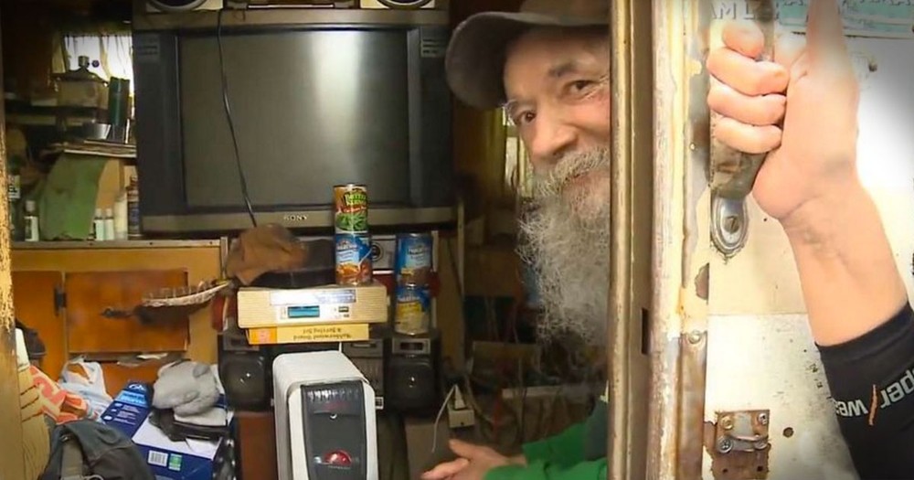 This Homeless Man Got A House For Christmas And You'll Need Tissues