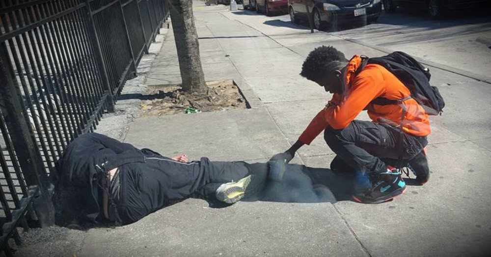 An Officer Posted A Photo Of A Teen Doing THIS To A Homeless Man