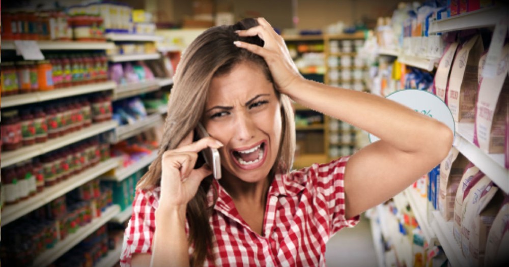 Complete Strangers At The Grocery Store Help A Screaming Woman