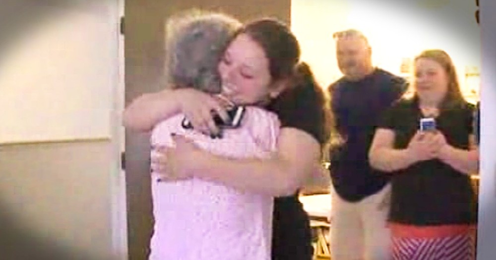 85-Year-Old Meeting The Young Woman Who Saved Her Life Is Beautiful
