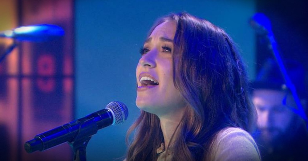 Lauren Daigle Is Worshipping The Lord On National TV With Her Song 'How Can It Be'