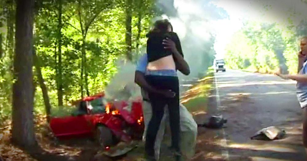 Hero News Photographer Rescues Pregnant Woman From Burning Car