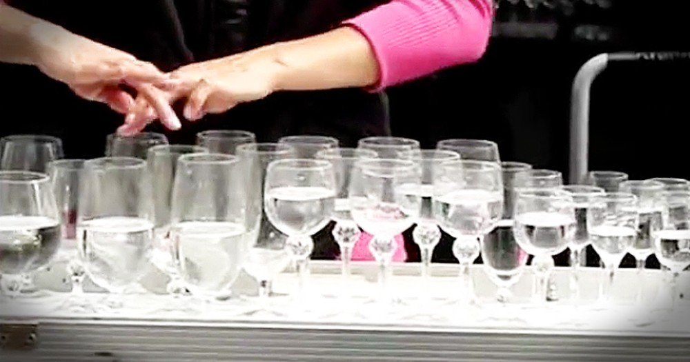 Talented Street Performers Plays Classic Songs Using Water Glasses
