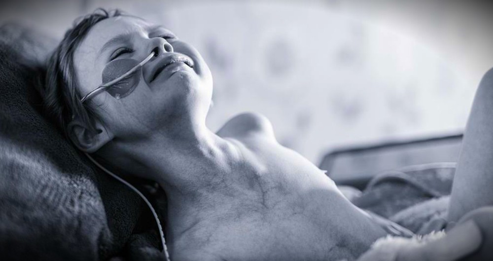 Dad Shares Heartbreaking Photo Of Dying 4-Year-Old To Raise Awareness