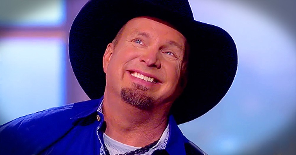 Garth Brooks Tears Up Singing 'What I'm Thankful For' This Holiday Season
