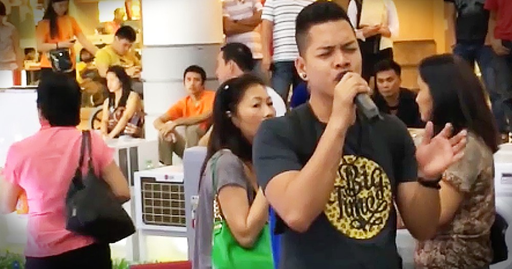 Amateur Singer With 2 'Voices' Stuns A Crowd At The Mall With 'The Prayer'