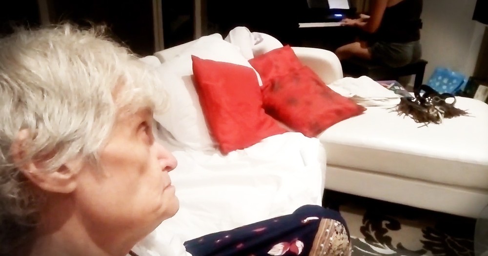 Mom With Alzheimer's Amazingly Sings Perfect Harmonies