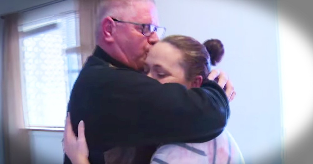 Woman Reunites With Biological Father After 32 Years