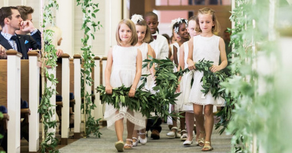 Teacher Includes 20 Kindergarten Students In Wedding