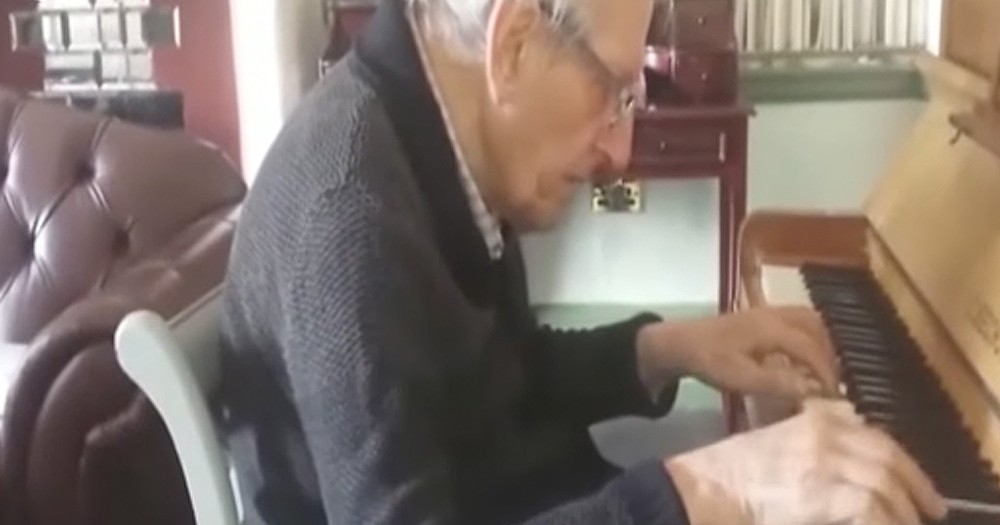 94-Year-Old With Dementia Plays Wife Beautiful Song On Piano