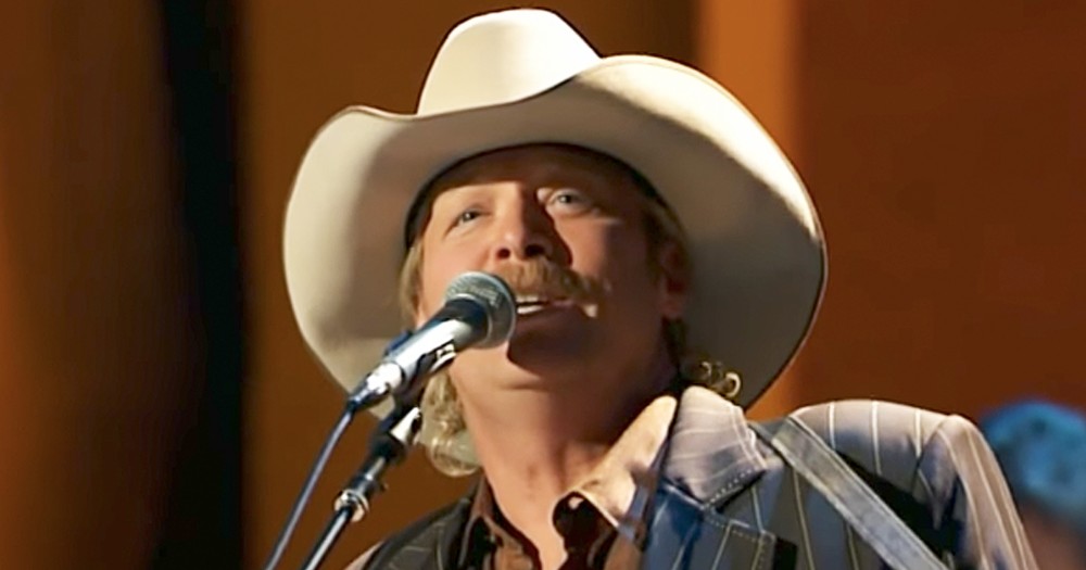 Alan Jackson Beautifully Performs 'When We All Get To Heaven' Hymn