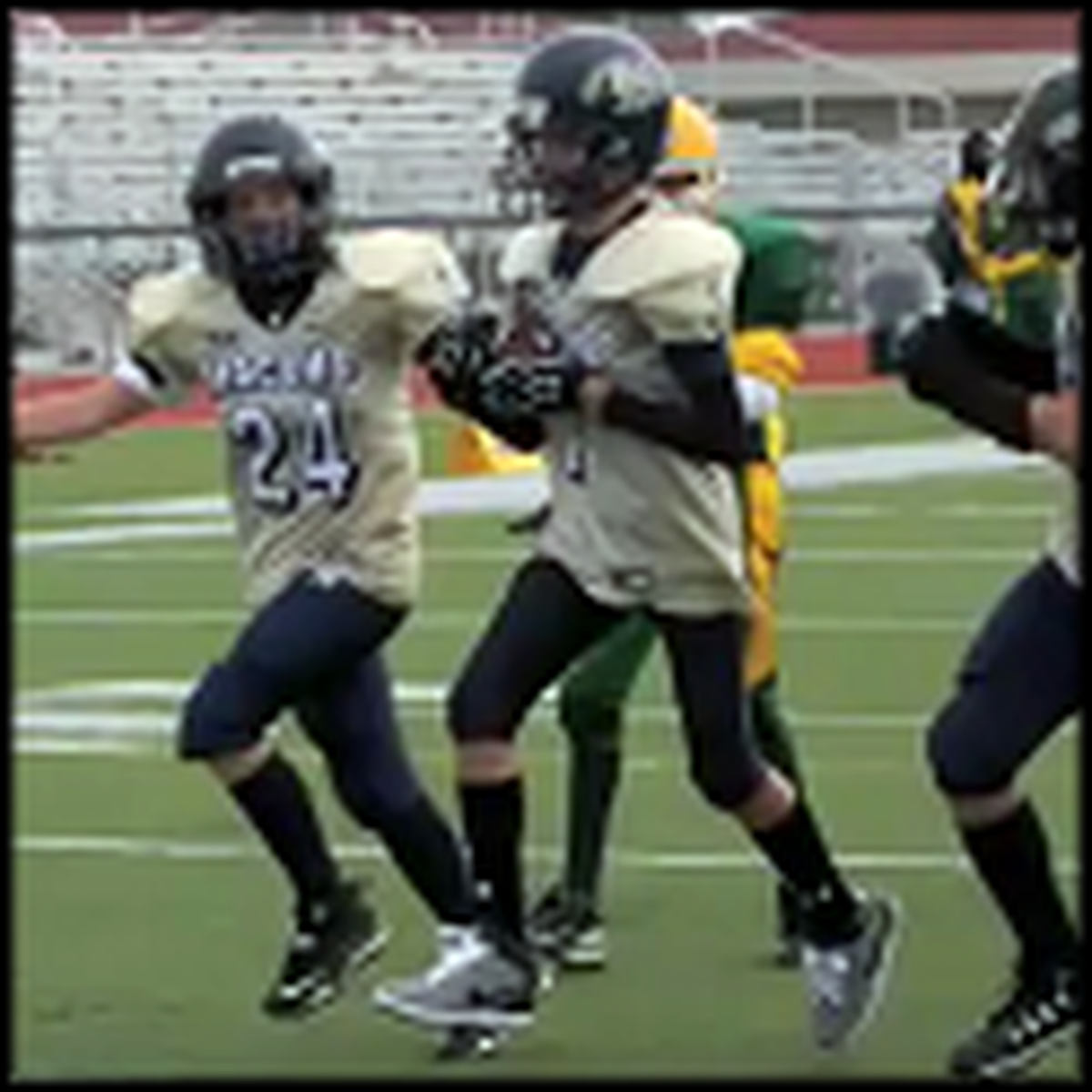 boy-with-autism-scores-a-game-changing-touchdown-very-inspiring-video