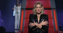 Angela Fabian's Blind Audition With 'Amazing Grace' Has Judges Turning Within Seconds