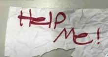 Quick-Thinking 13-Year-Old Escapes a Horrible Situation by Holding up a Sign Reading 'Help Me'