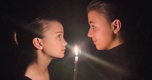 2 Sisters Sing An Easter Version Of 'Hallelujah' And It Makes For A Stunning Duet