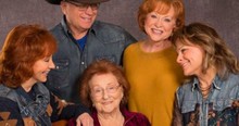The Reba McEntire Family In Mourning After Country Star's Mom Passes Away At 93