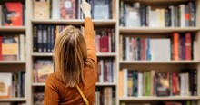 Bookstore Reached Out for Help and Customers Flooded Them with 25,000 Online Orders