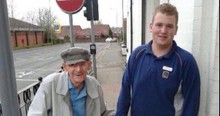 He Dropped Everything And Left The Grocery Store For A 95-Year-Old Stranger
