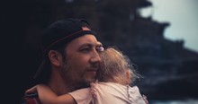 How This Dad Used His Dying Breath To Save His Family And Help Others.  God Bless This Hero!