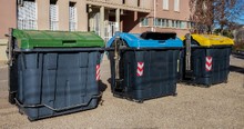 This Woman Went Dumpster-Diving. And What She Found Will Absolutely Stun You!